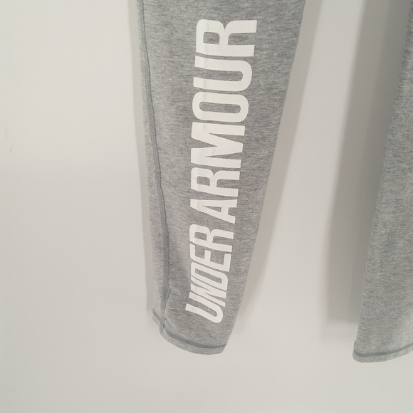 UNDER ARMOUR heatgear cropped  pants medium - Picture 5 of 7